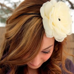 the annalise - pale yellow chiffon flower headband